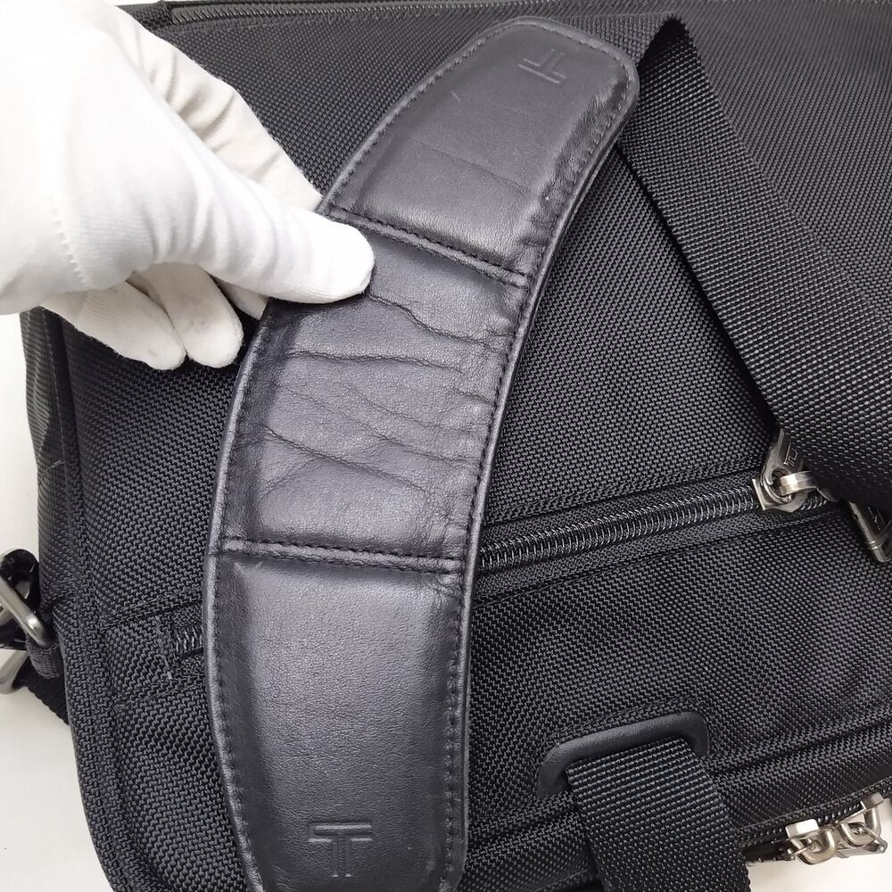 Tumi 2 Way Black Nylon Zipper Around Laptop Briefcase Messenger Bag - Picture 15 of 16